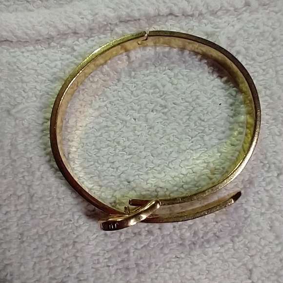 Goldtone juicy couture belt buckle crystal hinged bracelet - Picture 7 of 8